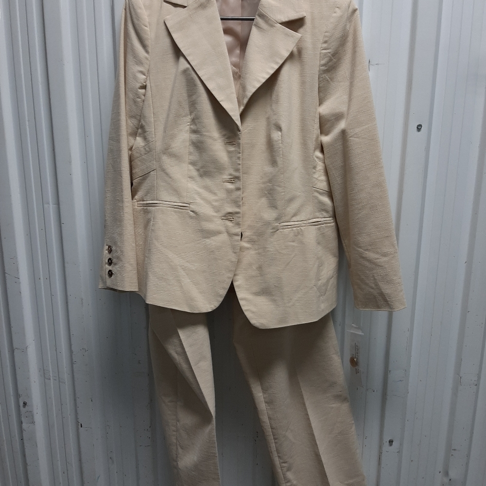 Ladies clothing